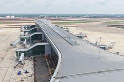Cận cảnh hệ thống mái lấy sáng nhà ga hành khách sân bay Long Thành