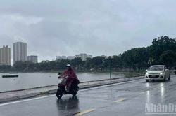 Thời tiết ngày 26/8: Bắc Bộ có lúc có mưa rào và dông; áp thấp nhiệt đới ở phía bắc đảo Hải Nam (Trung Quốc)