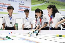 T&acirc;y Ninh 'ươm mầm' nh&acirc;n lực khoa học-c&ocirc;ng nghệ từ s&acirc;n chơi robocon
