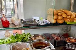 Khẩn trương xử lý vụ nghi ngộ độc thực phẩm sau ăn bánh mì ở Gia Lai