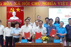 Phối hợp chăm lo, bảo vệ quyền v&agrave; lợi &iacute;ch hợp ph&aacute;p, ch&iacute;nh đ&aacute;ng của người lao động