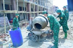 Những mũi thi công của bộ đội trên công trường vùng biên