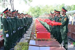 Thượng tướng Nguyễn Văn Gấu dự Lễ truy điệu, an táng 38 hài cốt liệt sĩ tại Cần Thơ