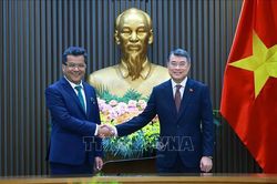 Thủ tướng L&ecirc; Minh Hưng tiếp Quốc vụ khanh Bộ Ngoại giao Ấn Độ