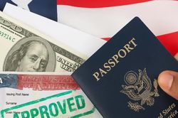 Mỹ tạm dừng lịch hẹn visa di dân trên toàn cầu