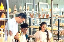 Người trẻ hồi sinh nghề sò ốc mỹ nghệ