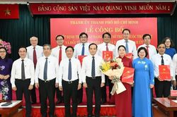 C&ocirc;ng bố c&aacute;c quyết định th&agrave;nh lập Đảng bộ cơ sở trực thuộc Th&agrave;nh ủy TPHCM