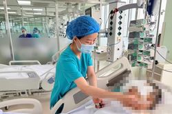 16 tuổi nguy kịch sau tai nạn xe điện, bác sĩ cảnh báo