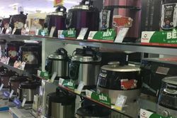 Thị trường điện máy xả kho hàng trưng bày, nhiều thiết bị giảm nửa giá