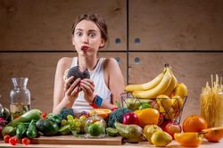 Vì sao khi căng thẳng, chúng ta hay thèm đồ ăn ngon?