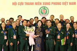 Anh h&ugrave;ng Lao động Th&acirc;n Đức Nam giữ chức Chủ tịch Hội Cựu Thanh ni&ecirc;n xung phong Việt Nam