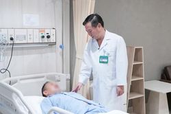 B&aacute;c sĩ giải b&agrave;i to&aacute;n hai ung thư xuất hiện c&ugrave;ng l&uacute;c ở người 55 tuổi