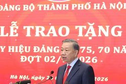 Tổng Bí thư, Chủ tịch nước Tô Lâm dự Lễ trao Huy hiệu Đảng cho các đảng viên lão thành Thủ đô