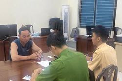 Cảnh sát giao thông Công an TP Huế bắt đối tượng truy nã trên xe khách