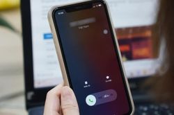Gọi quảng c&aacute;o ngo&agrave;i giờ c&oacute; thể bị phạt 50 triệu đồng