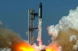 Tỷ phú Elon Musk 'chơi lớn', rót 100 tỷ USD xây siêu cảng vũ trụ chưa từng có