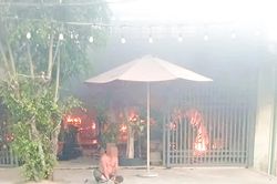 Sau phóng hỏa, người đàn ông ôm nhân tình tự sát