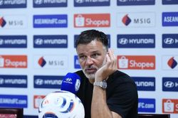 HLV Anthony Hudson: Quả penalty bị hỏng là bước ngoặt trận đấu...