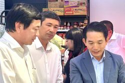 Bí thư xã vượt 300km tìm thực phẩm sạch cho học sinh trường nội trú liên cấp
