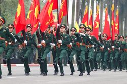 Sĩ quan Quân đội nghỉ hưu sớm được hỗ trợ lên tới 5 tháng tiền lương