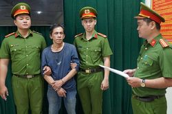 Cướp tiệm vàng ở TPHCM, nghi phạm bị bắt sau hơn 1 giờ chạy trốn