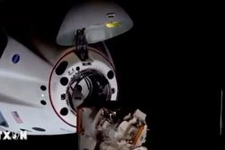 Các phi hành gia Mỹ và châu Âu hoàn tất lắp đặt ăng-ten dự phòng trên ISS