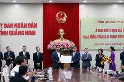 Quảng Ninh trao quyết định đầu tư cho 16 dự án