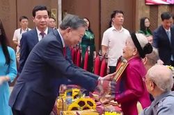 Tổng Bí thư, Chủ tịch nước: Hà Nội tiếp tục quan tâm các đảng viên cao tuổi