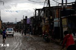 Gần 400 du kh&aacute;ch mất t&iacute;ch trong trận lũ tại miền Bắc Nepal