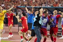 Hoà 2-2 ở Mỹ Đình, tuyển Việt Nam bảo vệ thành công ngôi vương ASEAN Cup