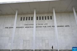 Trung tâm Kennedy lần đầu đối mặt với cảnh báo phá bỏ từ chính quyền Tổng thống Trump