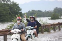 Hà Nội: Mực nước sông vượt báo động ba, ảnh hưởng một số hộ dân