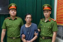 Bắt giữ đối tượng đập tủ kính tiệm vàng, cướp tài sản sau 82 phút