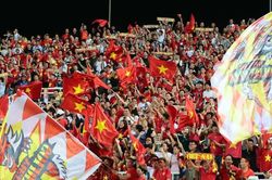 Hà Nội rực sắc đỏ trong đêm tuyển Việt Nam vô địch ASEAN Cup 2026