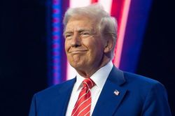 Ông Trump tuyên bố đã rà phá thủy lôi ở Hormuz, gửi cảnh báo cứng rắn tới Iran