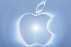 Apple tung thư mời 'Bất ngờ và Tỏa sáng', iPhone gập sắp lộ diện