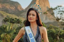 Tước vương miện một hoa hậu thi c&ugrave;ng Mai Ng&ocirc;