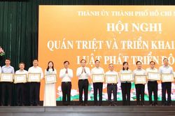 B&iacute; thư Th&agrave;nh ủy TPHCM: Luật Ph&aacute;t triển đ&ocirc; thị mang lại cho th&agrave;nh phố 3 điều quan trọng