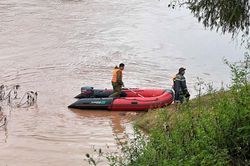 Thách nhau bơi sông Kỳ Cùng mùa lũ, 1 người tử vong