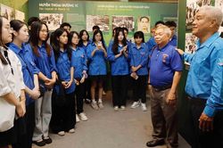 Tuổi trẻ Mặt trận Tổ quốc Việt Nam 'Thắp lửa truyền thống - Tiếp bước cha ông'