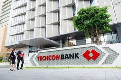 Reuters: 2 ng&acirc;n h&agrave;ng ngoại cạnh tranh để mua 15% cổ phần Techcombank, thương vụ c&oacute; thể mang về 2 tỷ USD