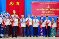 Bình Đức trao tặng Huy hiệu Đảng cho 257 đảng viên