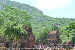 Xây dựng Mỹ Sơn thành điểm du lịch xanh