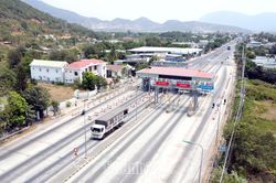 Chậm trễ việc miễn, giảm giá dịch vụ qua Trạm thu phí Cam Thịnh