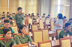 Tập huấn kỹ năng tư vấn cai nghiện thuốc lá tại cộng đồng cho cán bộ, chiến sĩ công an