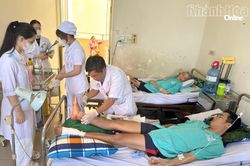 Phẫu thuật cấp cứu nối thành công cổ chân bị đứt gần lìa cho bệnh nhân