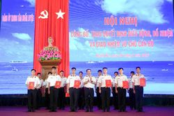 Trung t&acirc;m Huấn luyện V&ugrave;ng 4 Hải qu&acirc;n giao nhiệm vụ huấn luyện học vi&ecirc;n Học viện Hải qu&acirc;n