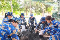 Hội Phụ nữ Lữ đo&agrave;n 101 ươm c&acirc;y hưởng ứng chương tr&igrave;nh &ldquo;Xanh h&oacute;a Trường Sa&rdquo;