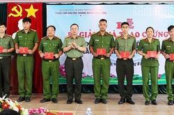 Bế giảng khóa bồi dưỡng tiếng dân tộc Chăm và Raglai cho cán bộ, chiến sĩ Công an tỉnh