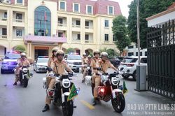 Cảnh sát giao thông ra quân đợt cao điểm tổng kiểm soát phương tiện kinh doanh vận tải